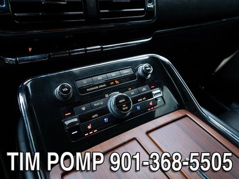 Used 2018 Lincoln Navigator Reserve AWD/4WD image 30