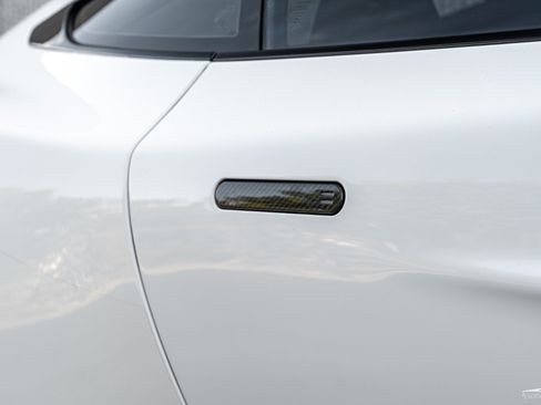 Used 2015 Aston Martin Vanquish Coupe RWD image 8