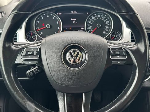 Used 2015 Volkswagen Touareg VR6 AWD/4WD image 23