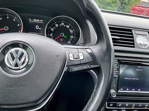 Used 2016 Volkswagen Passat 1.8T SE w/ Lighting Package FWD image 12