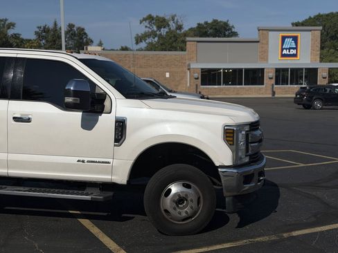 Used 2019 Ford F350 Lariat w/ Lariat Ultimate Package AWD/4WD image 2