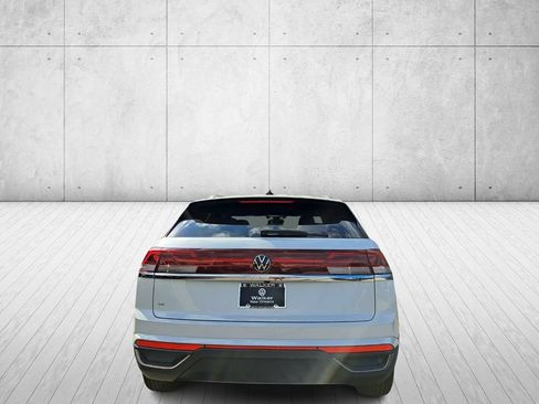 New 2026 Volkswagen Atlas Cross Sport SE image 5