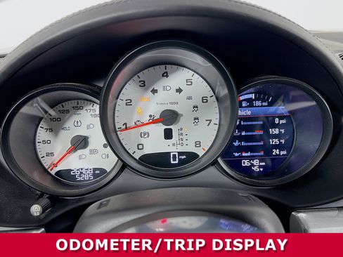 Used 2018 Porsche 718 Boxster S image 13