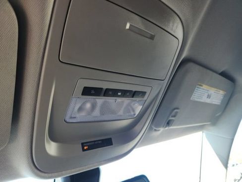 Used 2018 Chevrolet Colorado LT AWD/4WD image 29