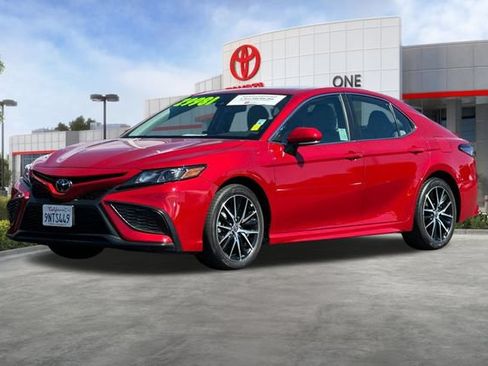Used 2024 Toyota Camry SE w/ Cold Weather Package AWD/4WD image 10