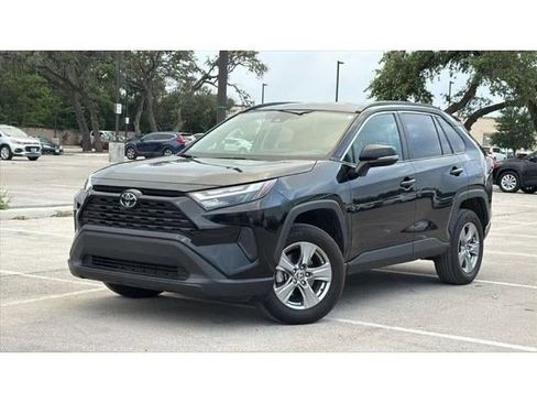 Certified 2025 Toyota RAV4 XLE FWD image 41