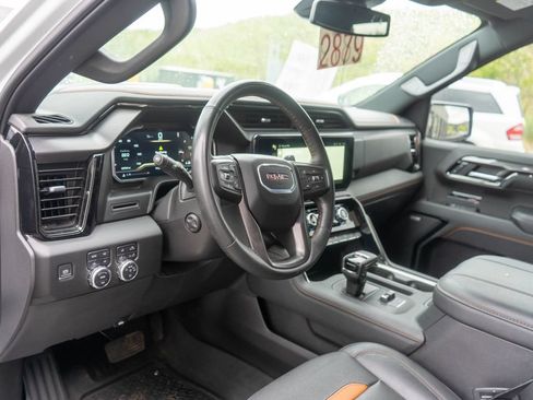Used 2023 GMC Sierra 1500 AT4 w/ AT4 Preferred Package AWD/4WD image 16