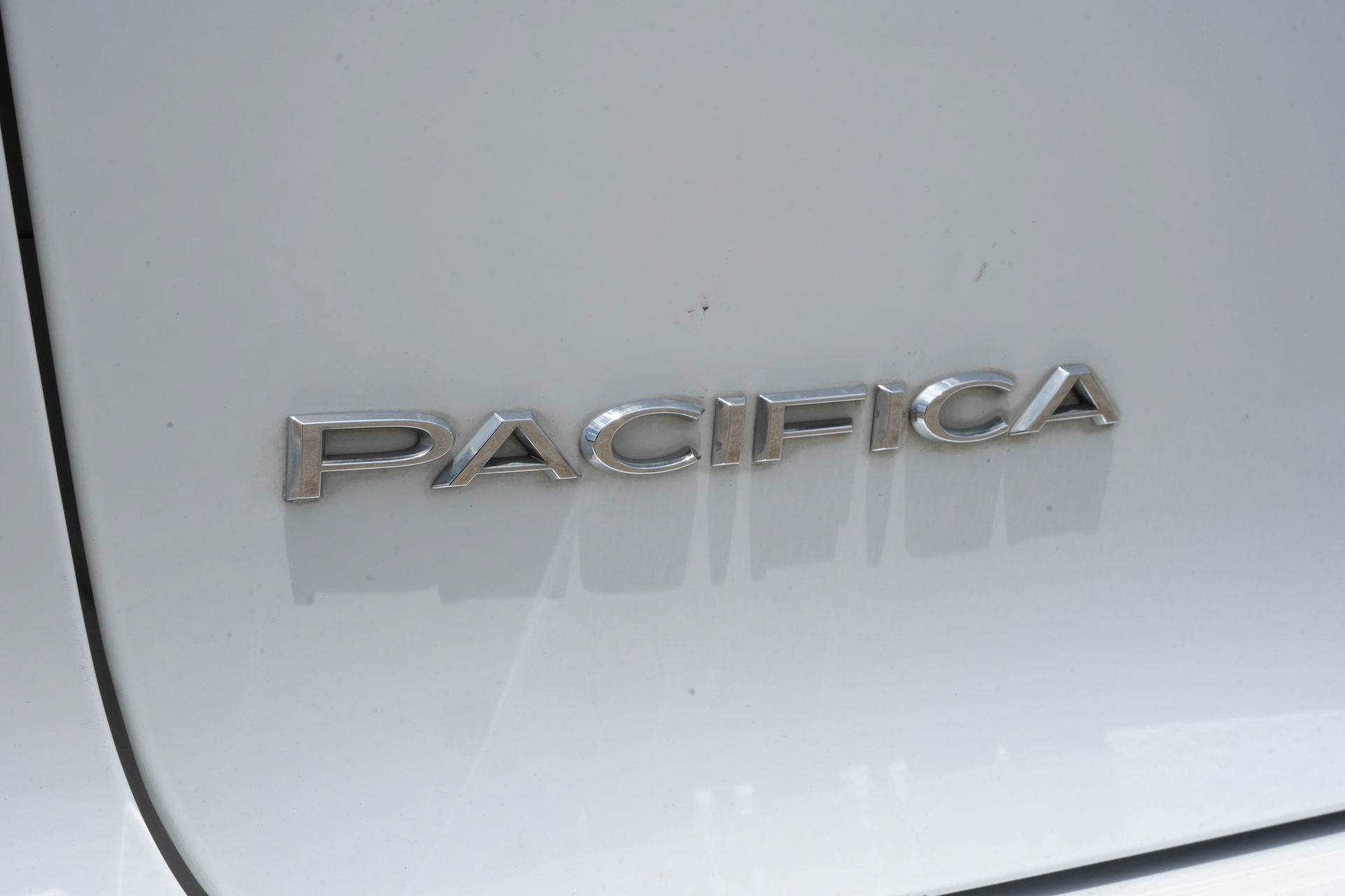 Used 2023 Chrysler Pacifica Touring-L FWD image 19