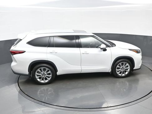 Used 2022 Toyota Highlander Limited AWD/4WD image 43
