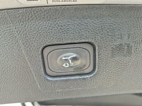 Used 2019 Ford Edge SEL w/ Equipment Group 201A image 9