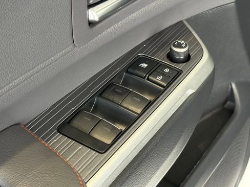 Certified 2021 Toyota Sienna XSE image 21