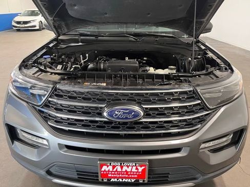 Used 2023 Ford Explorer XLT w/ Equipment Group 202A image 9