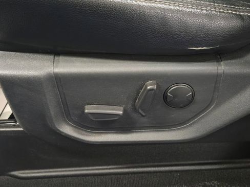 Used 2022 Ford F250 Lariat w/ Black Appearance Package image 11