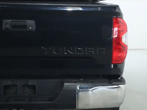 Used 2019 Toyota Tundra SR5 w/ SR5 Upgrade Package AWD/4WD image 43