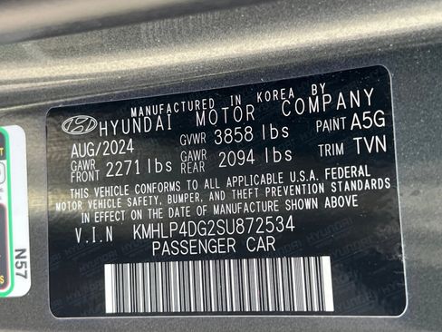 Used 2025 Hyundai Elantra Limited FWD image 13