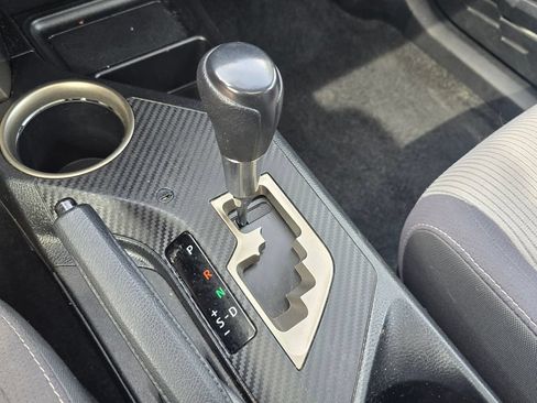 Used 2013 Toyota RAV4 XLE AWD/4WD image 29