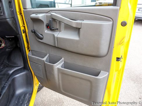 Used 2018 GMC Savana 3500 Extended w/ Driver Convenience Package image 18