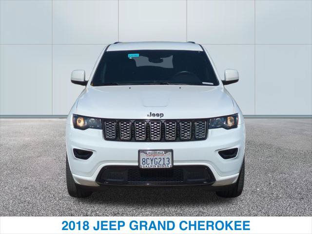 Used 2018 Jeep Grand Cherokee Altitude RWD image 3