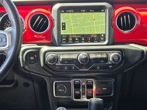 Used 2022 Jeep Gladiator Overland w/ Trailer Tow Package image 15