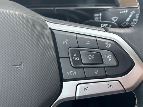 Used 2024 Volkswagen Atlas SE image 15