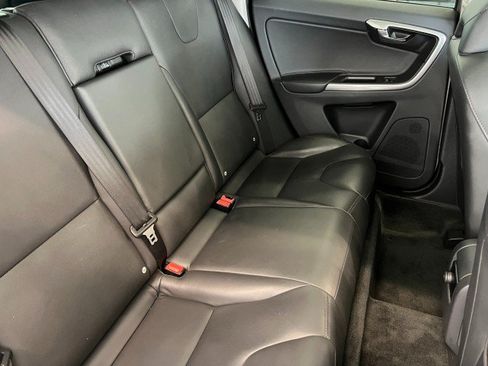 Used 2016 Volvo XC60 T6 w/ Proximity Package AWD/4WD image 37