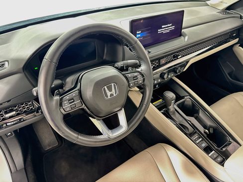 Used 2023 Honda Accord Touring image 13