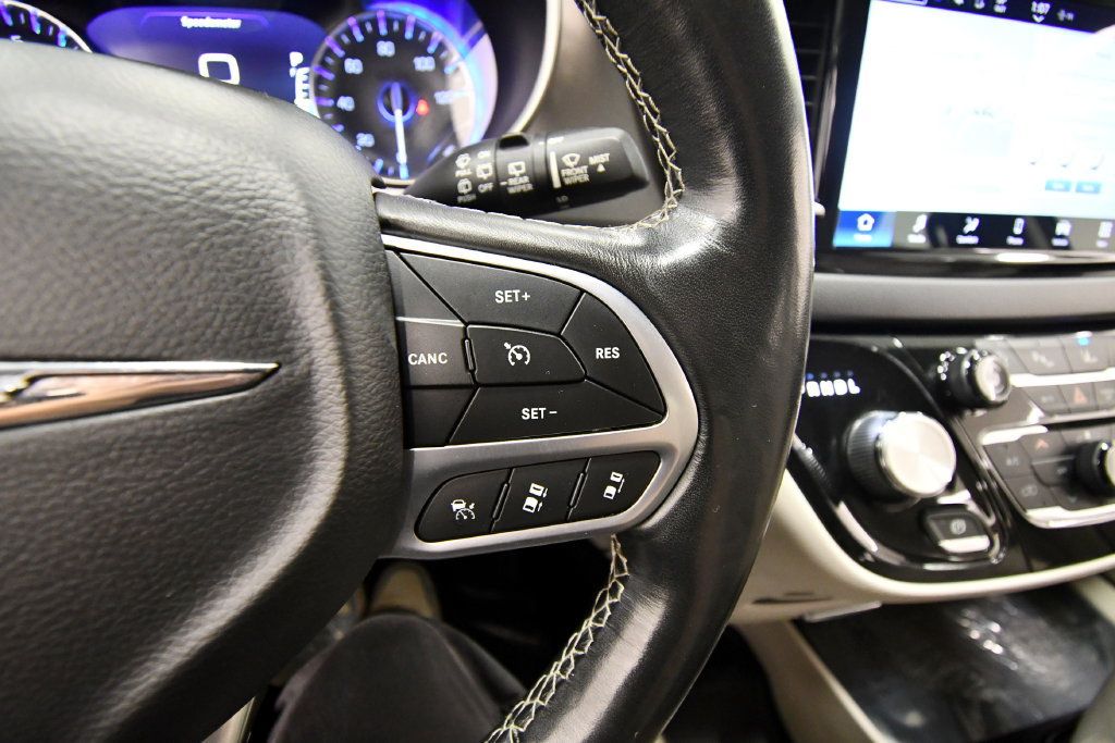 Used 2021 Chrysler Pacifica Touring-L FWD image 21