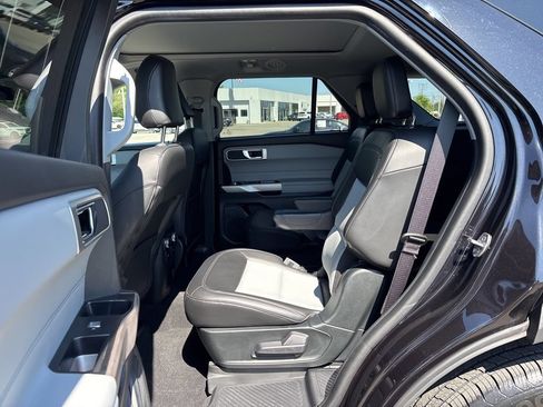 Used 2023 Ford Explorer XLT w/ Equipment Group 202A AWD/4WD image 26