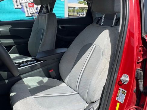 Used 2021 Hyundai Sonata SE w/ Preferred Accessory Package image 9