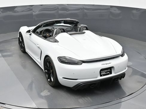 Certified 2022 Porsche 718 Boxster Spyder RWD image 36
