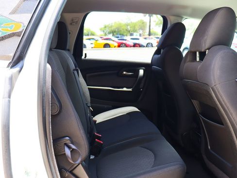 Used 2012 Chevrolet Traverse LT FWD image 27