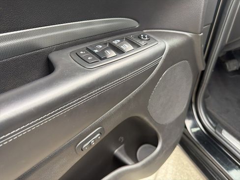 Used 2020 Dodge Durango R/T w/ Technology Group image 16