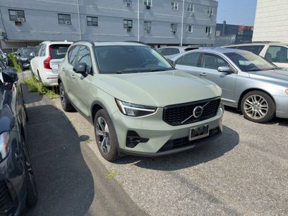 Certified 2023 Volvo XC40 B5 Plus w/ Driver Assist Package