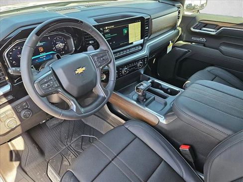 New 2026 Chevrolet Silverado 1500 High Country AWD/4WD image 3