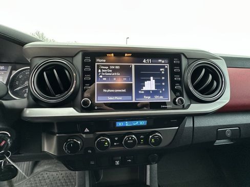 Used 2021 Toyota Tacoma SR5 image 4