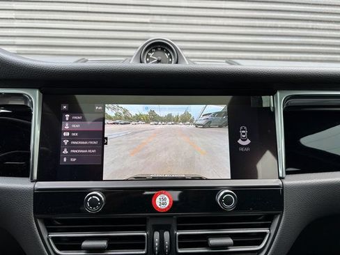 Certified 2026 Porsche Macan AWD/4WD image 20