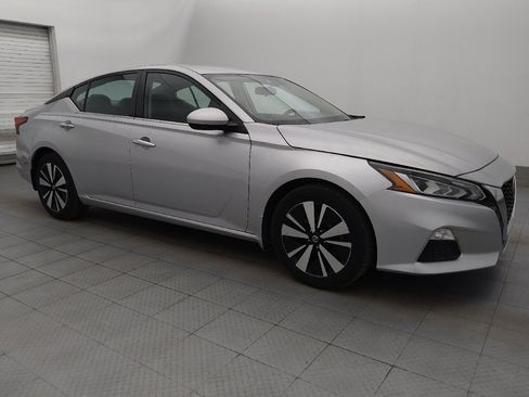 Used 2022 Nissan Altima 2.5 SV FWD image 11