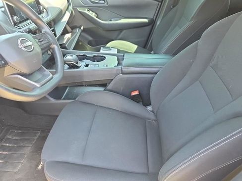Used 2025 Nissan Rogue S FWD image 10