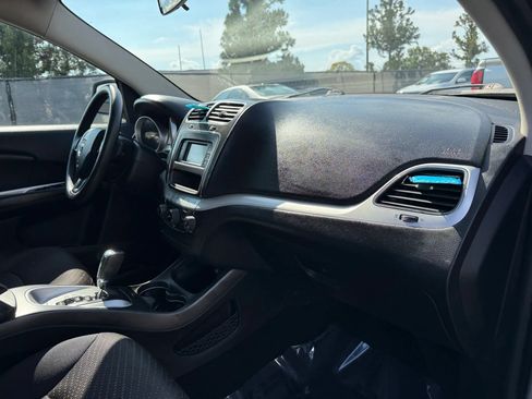 Used 2015 Dodge Journey American Value Package w/ Flexible Seating Group FWD image 19