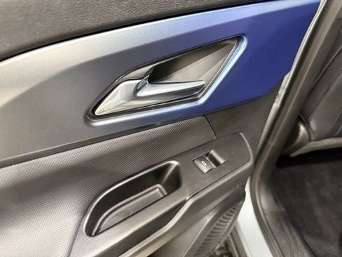 New 2026 Chevrolet Equinox EV LT image 13