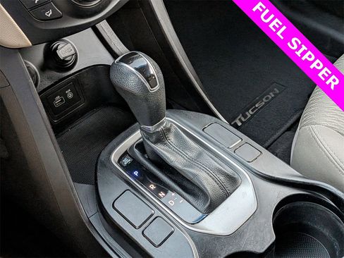 Used 2018 Hyundai Santa Fe Sport image 14