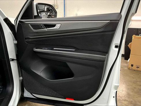 Used 2024 Volkswagen Atlas Cross Sport SE image 26