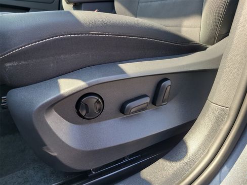 Used 2022 Volkswagen Taos SE image 18