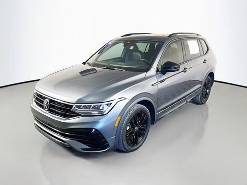 Used 2022 Volkswagen Tiguan SE R-Line FWD image 4