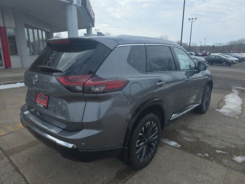 New 2026 Nissan Rogue Platinum image 4