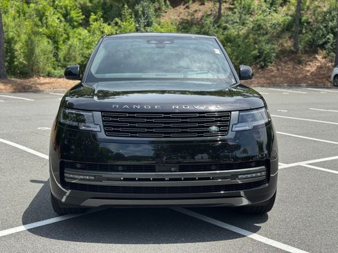 Used 2024 Land Rover Range Rover SE AWD/4WD image 2