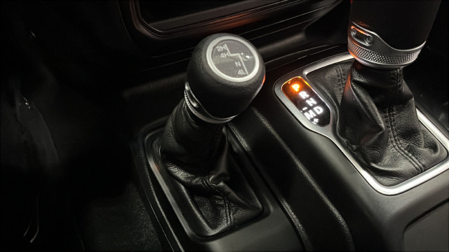 Used 2023 Jeep Gladiator Sport AWD/4WD image 34
