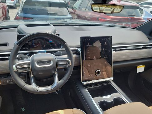 New 2025 GMC Sierra EV Denali image 27