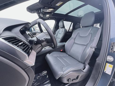 Used 2023 Volvo XC90 B6 Ultimate w/ Protection Package image 13