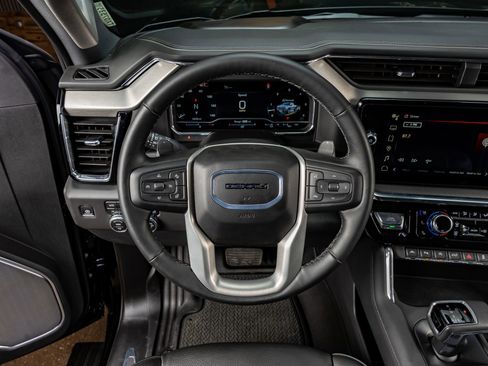 Used 2025 GMC Sierra 1500 Denali w/ Denali Reserve Package image 15